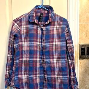 Women’s Seven small button down flannel
